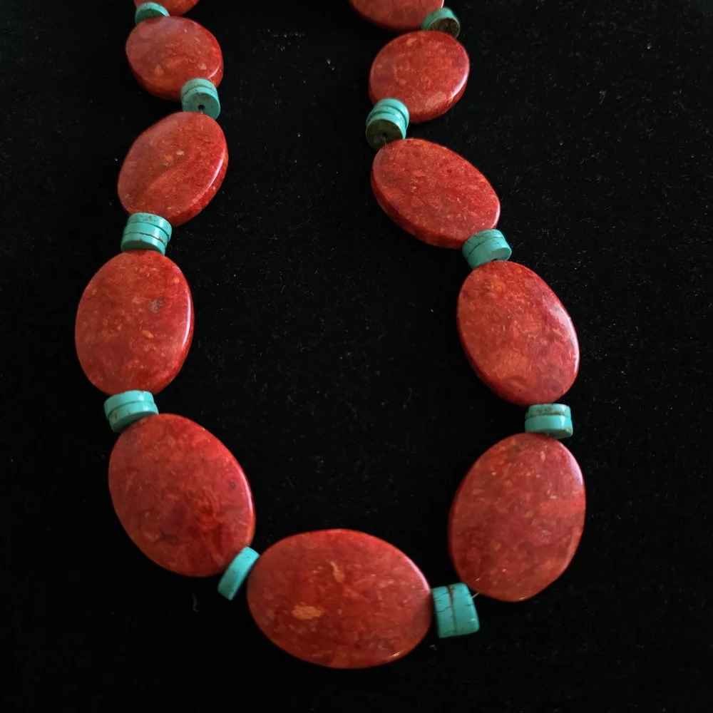 Vintage Turquoise and Graduated Sponge Coral 925 Beaded Necklace & Ring - Picture 6 of 15